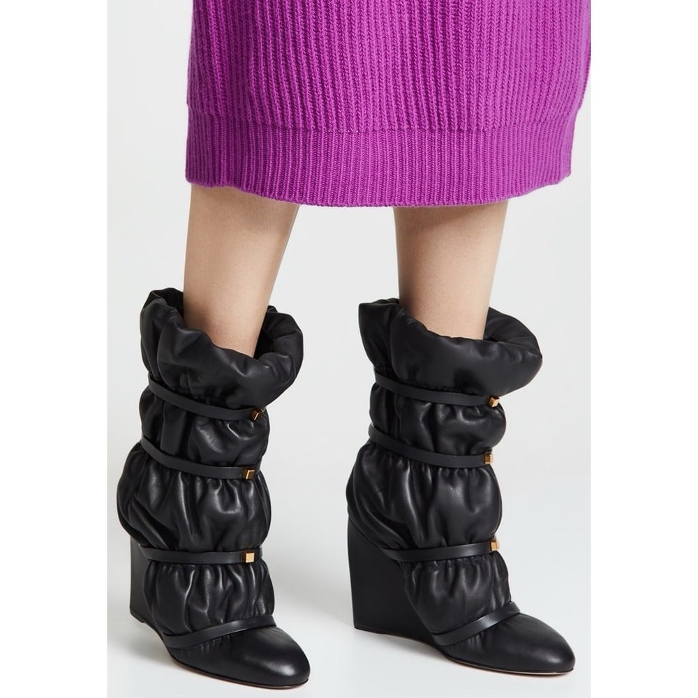 🛍️ sold 🛍️ STUART WEITZMAN duvet stud boot size 5 black Glasgow patent leather - Picture 1 of 9